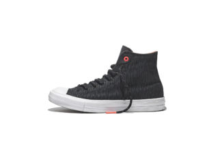 CHUCK II SHIELD CANVAS IN BLACK LAVA